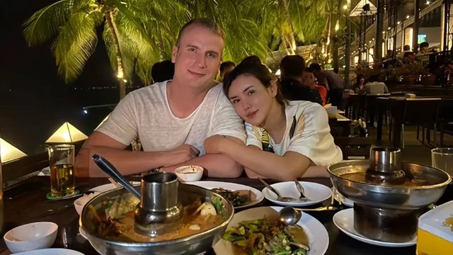 Phân tích phản ứng từ cộng đồng mạng