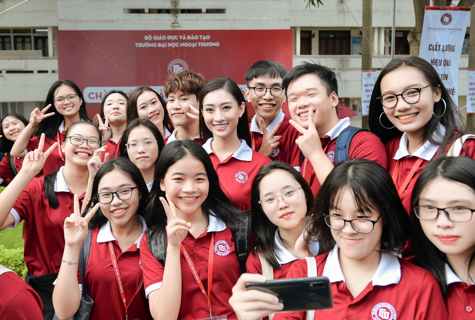 Thiết kế đồng phục cụ thể cho từng trường đại học