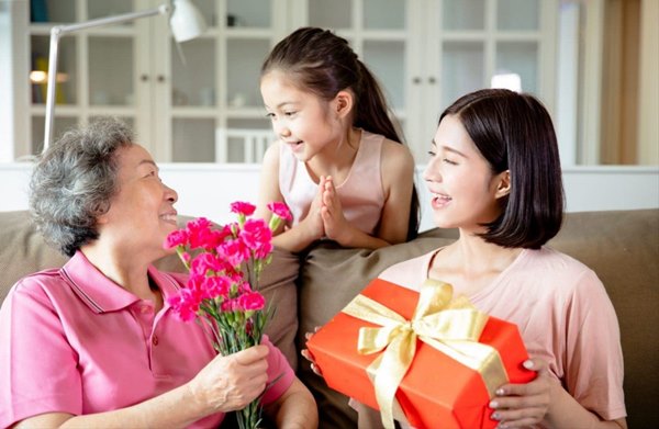 Hình ảnh bà nội